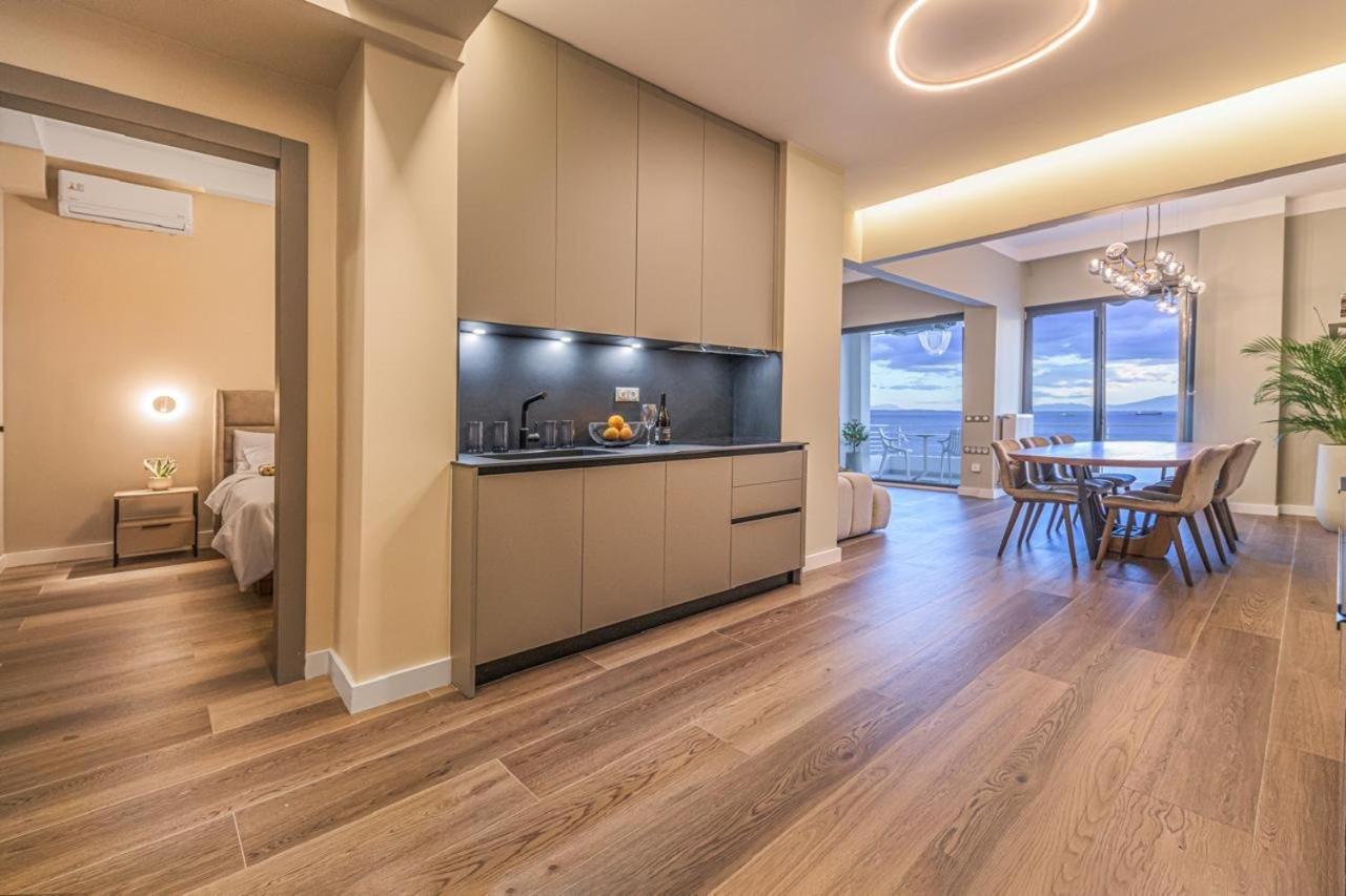 Iconic Salonica Seafront Apartment *