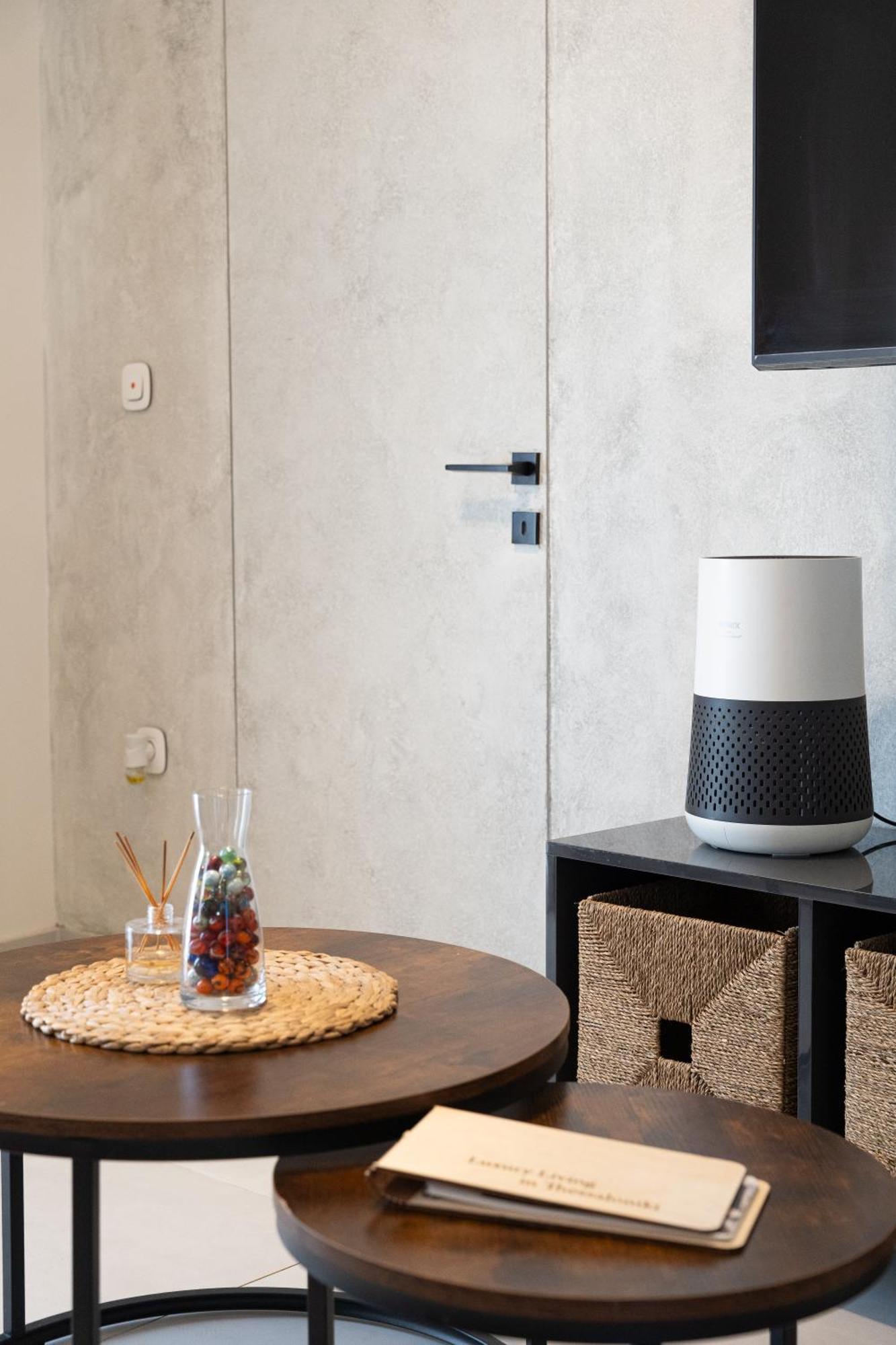 Elegant, Modern & Spacious In With Balcony Apartment *