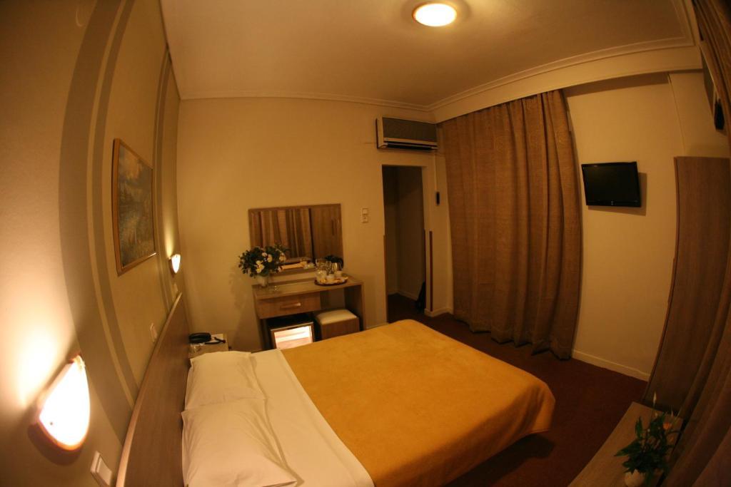 Oceanis Hotel 2*