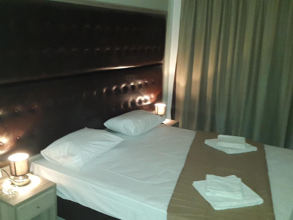 Rex Hotel