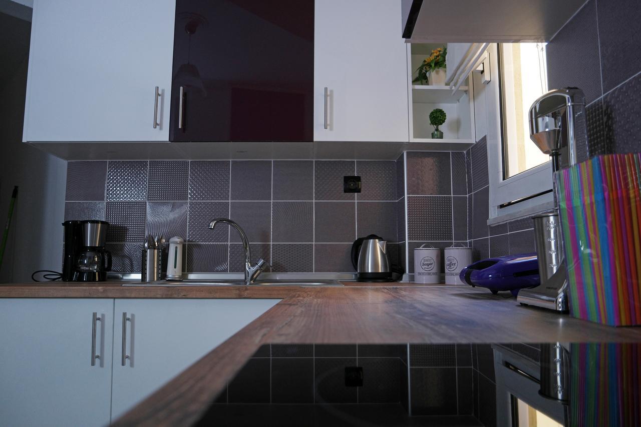 Thesspalace Apartment *