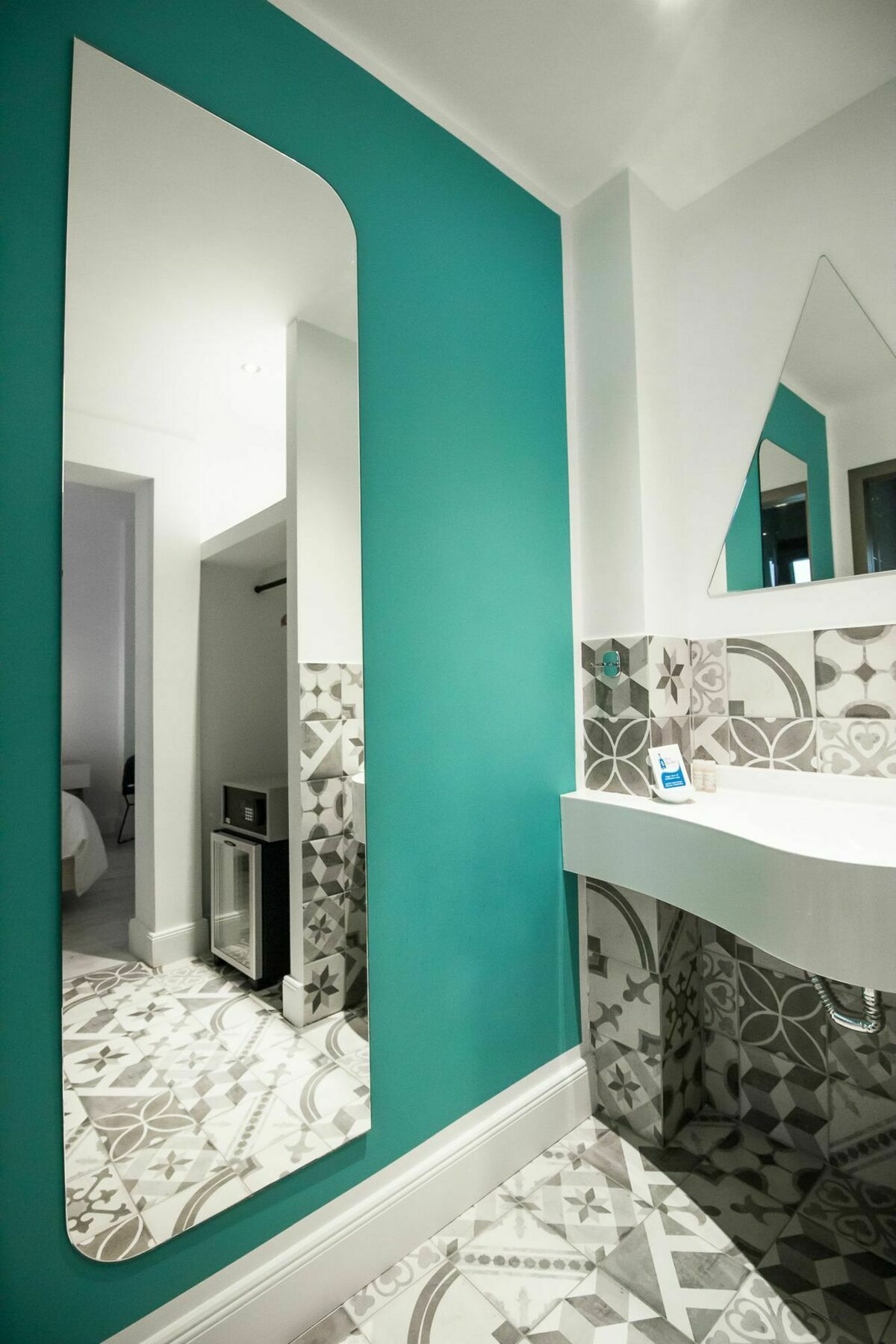 Blue Bottle Boutique Hotel 3*