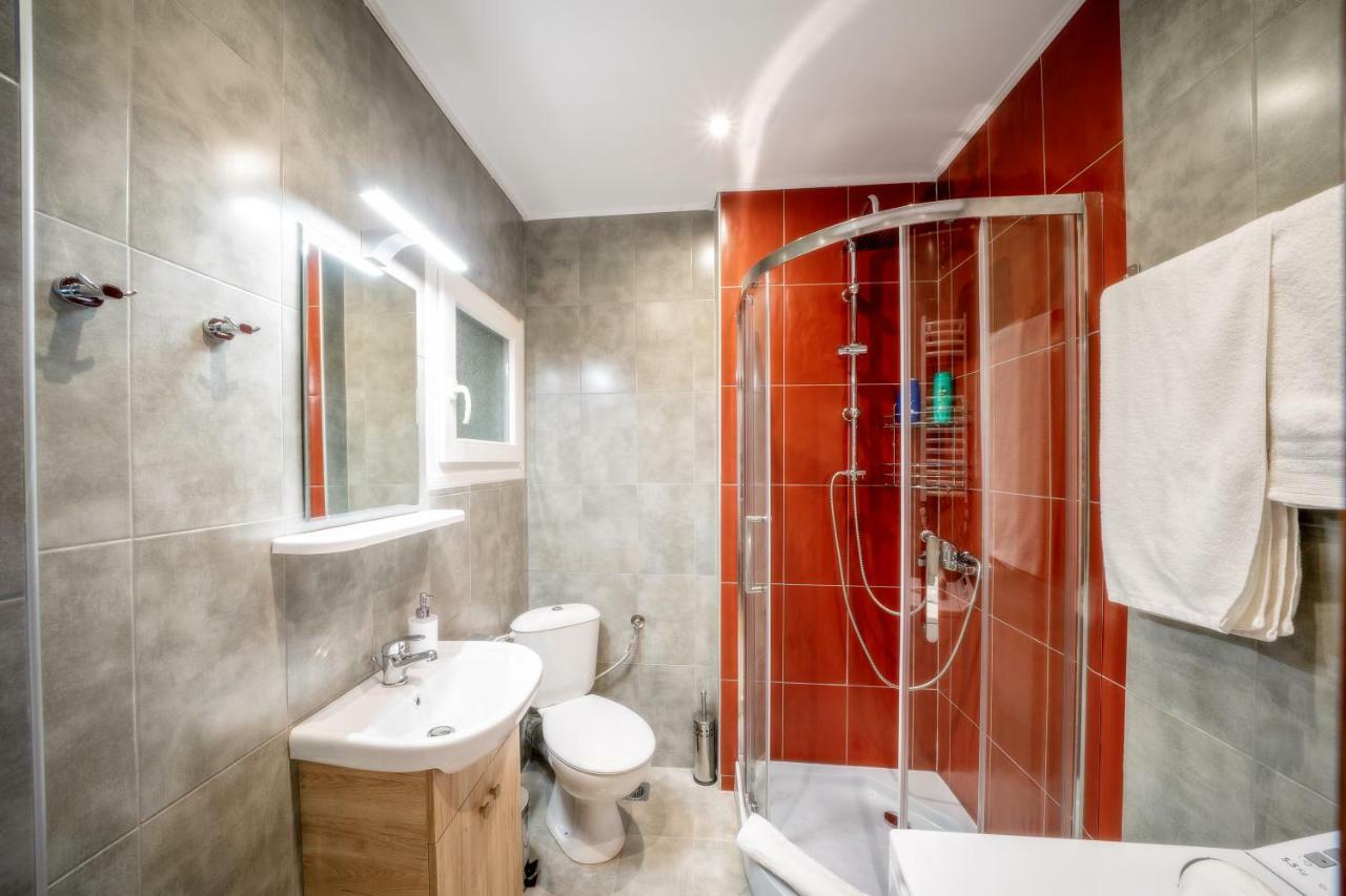 Deluxe Apt. Căn hộ *