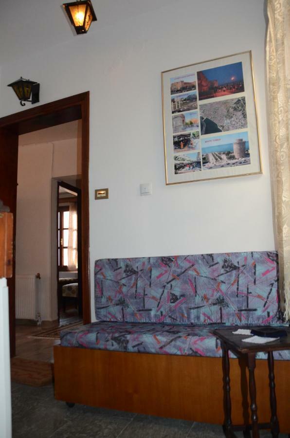 Old Town Apartment *