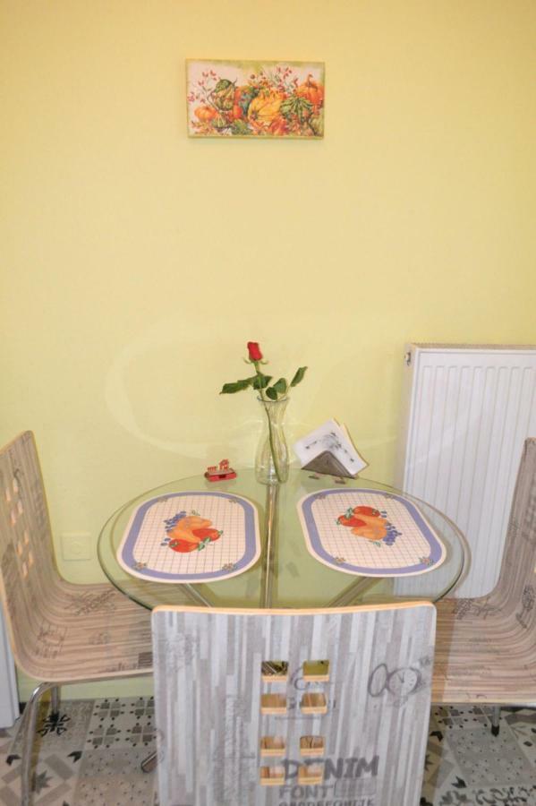 Agia Sofia's Down Town Flat *