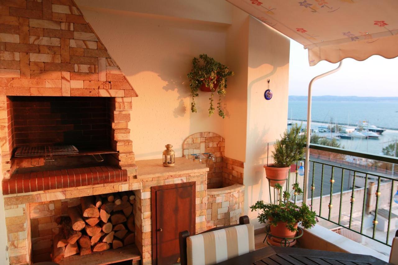 Apartment With Marina View